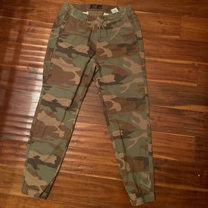 Free shipping | Abercrombie and Fitch camo pants